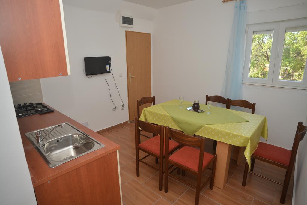 Apartments Citrus Turanj Zimmer foto